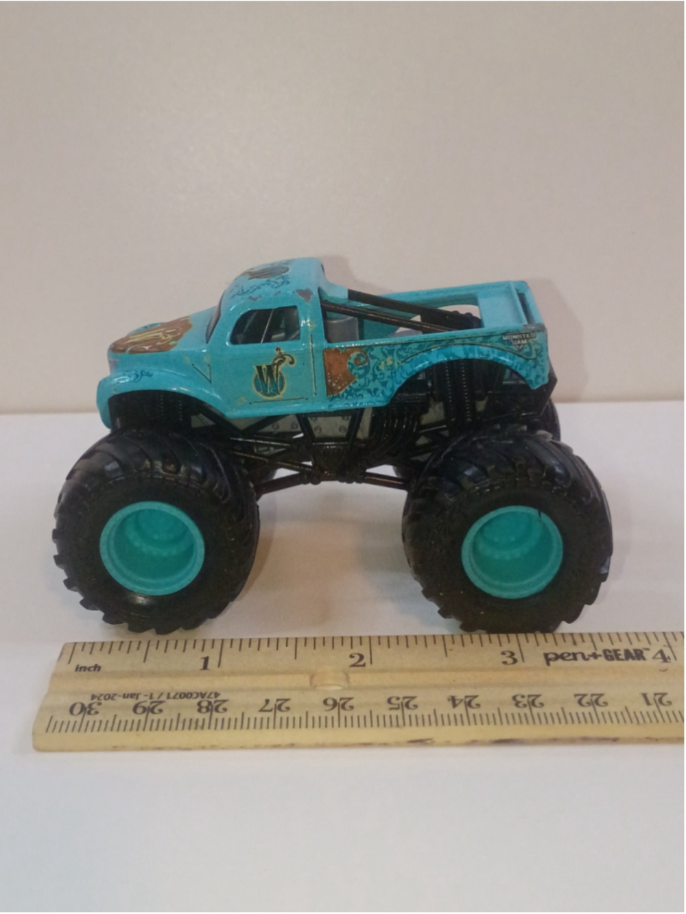 Monster Jam 2021 Whiplash aqua truck 1:64 scale w/aqua rims